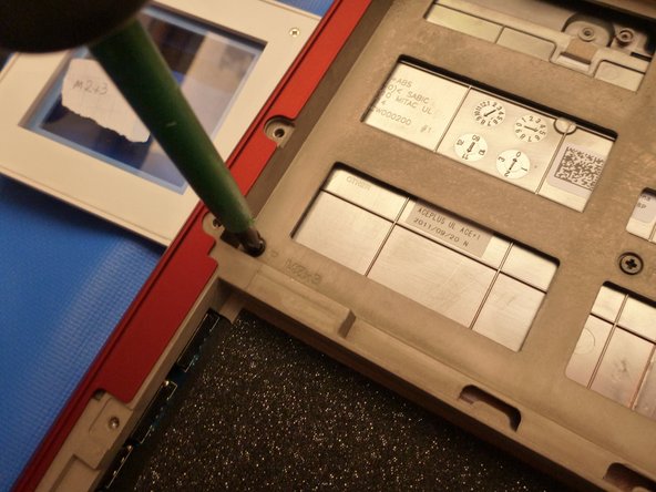 آموزش باز کردن لپتاپ