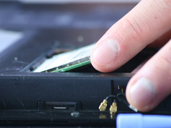 تعویض کارت WLAN لپ تاپ 8