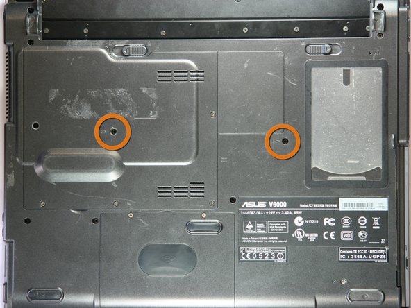 جداسازی برد از کیس لپتاپ 2