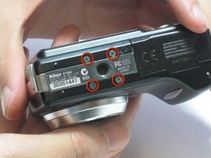 Installing Nikon Coolpix 7900 Back Cover