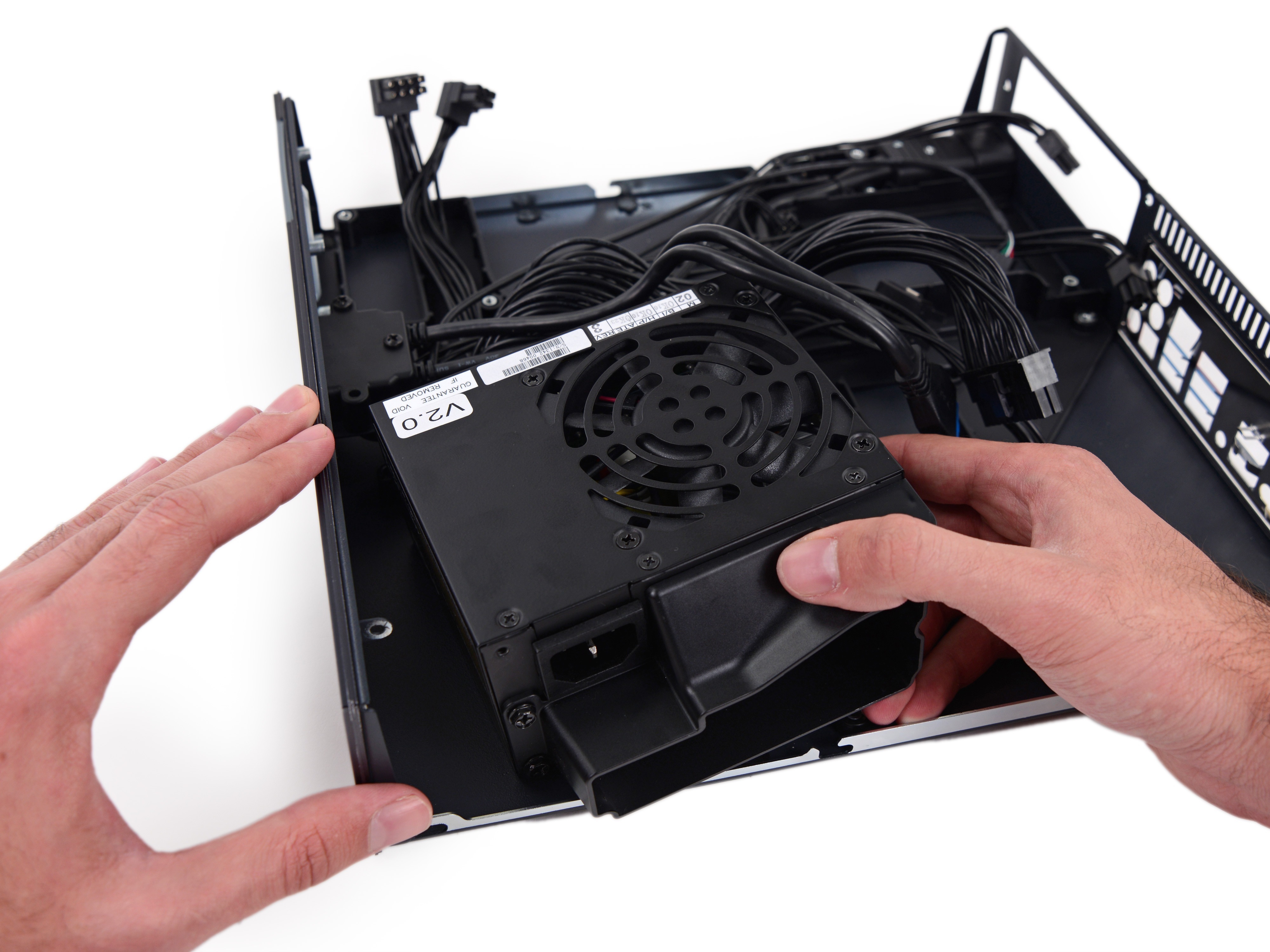 Destripando la Steam Machine (por iFixit)