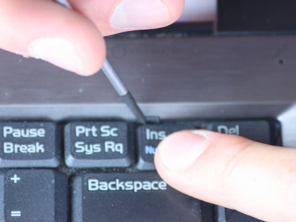 جداسازی برد از کیس لپتاپ 4