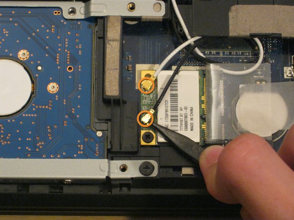 تعویض برد وایرلس لپتاپ 88