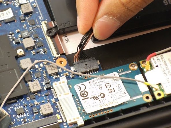 تعویض باطری لپتاپ 6