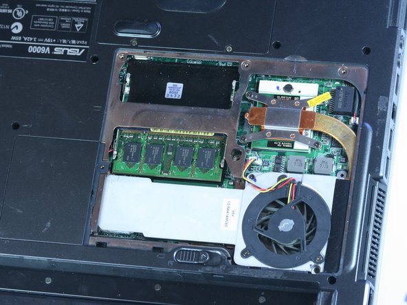 تعویض کارت WLAN لپ تاپ 3