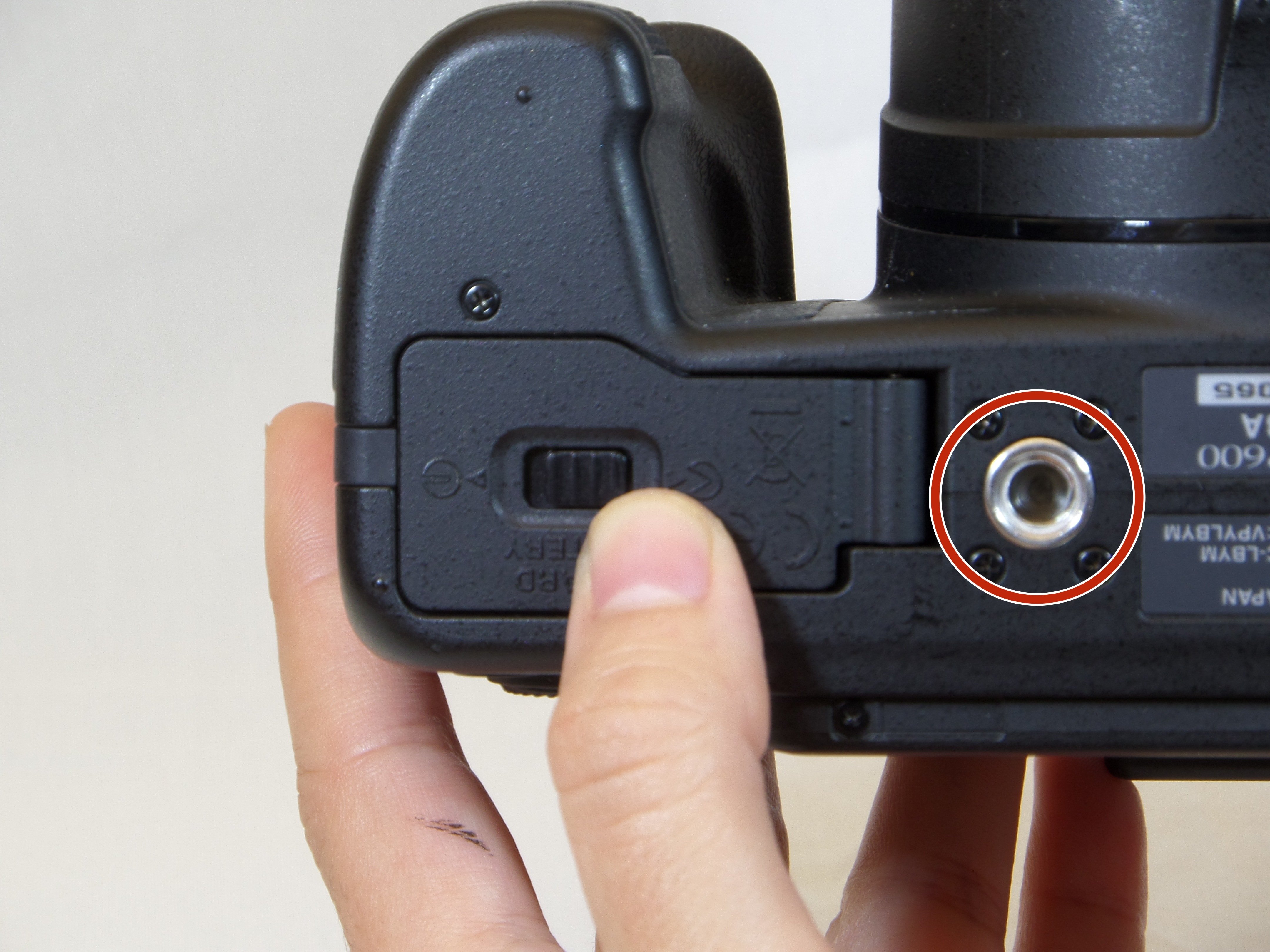 Nikon COOLPIX P600 Tripod Mount Replacement iFixit Repair Guide