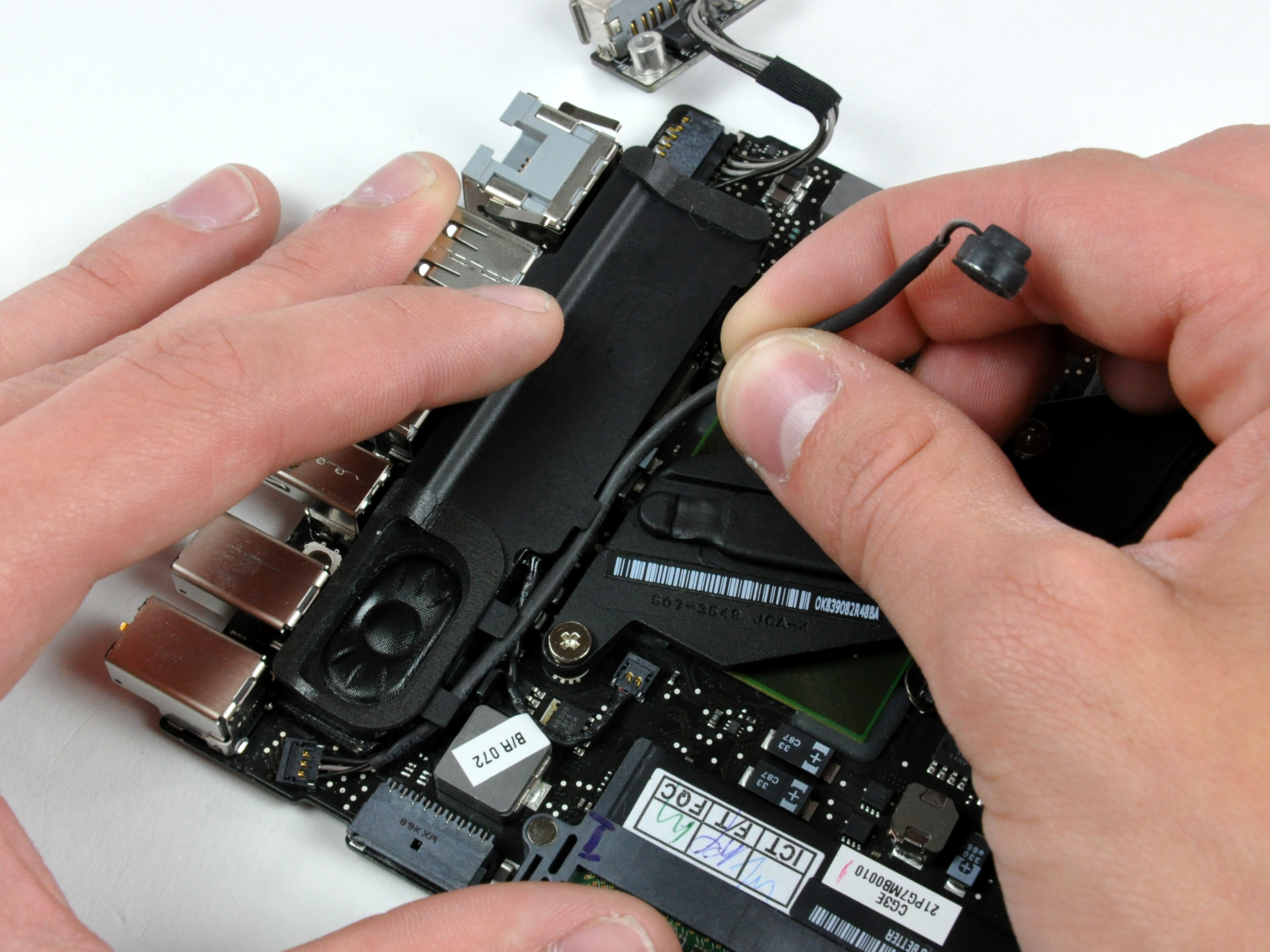 MacBook Unibody Model A1278 Microphone Replacement iFixit Repair Guide