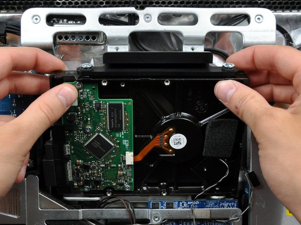 Image 1/2: The hard drive is still connected via the SATA cables.