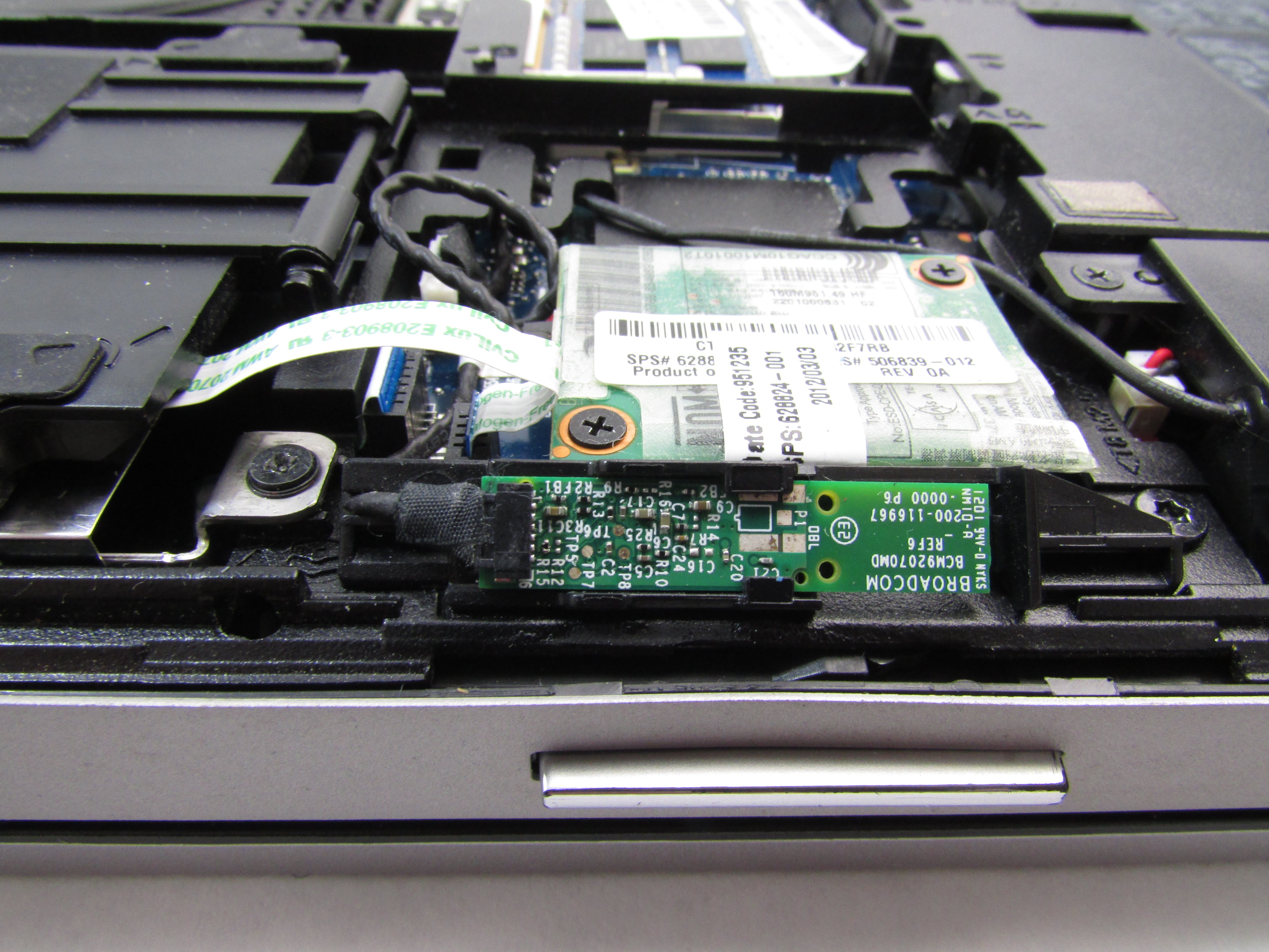 HP Elitebook 8460p Bluetooth Card Replacement iFixit Repair Guide