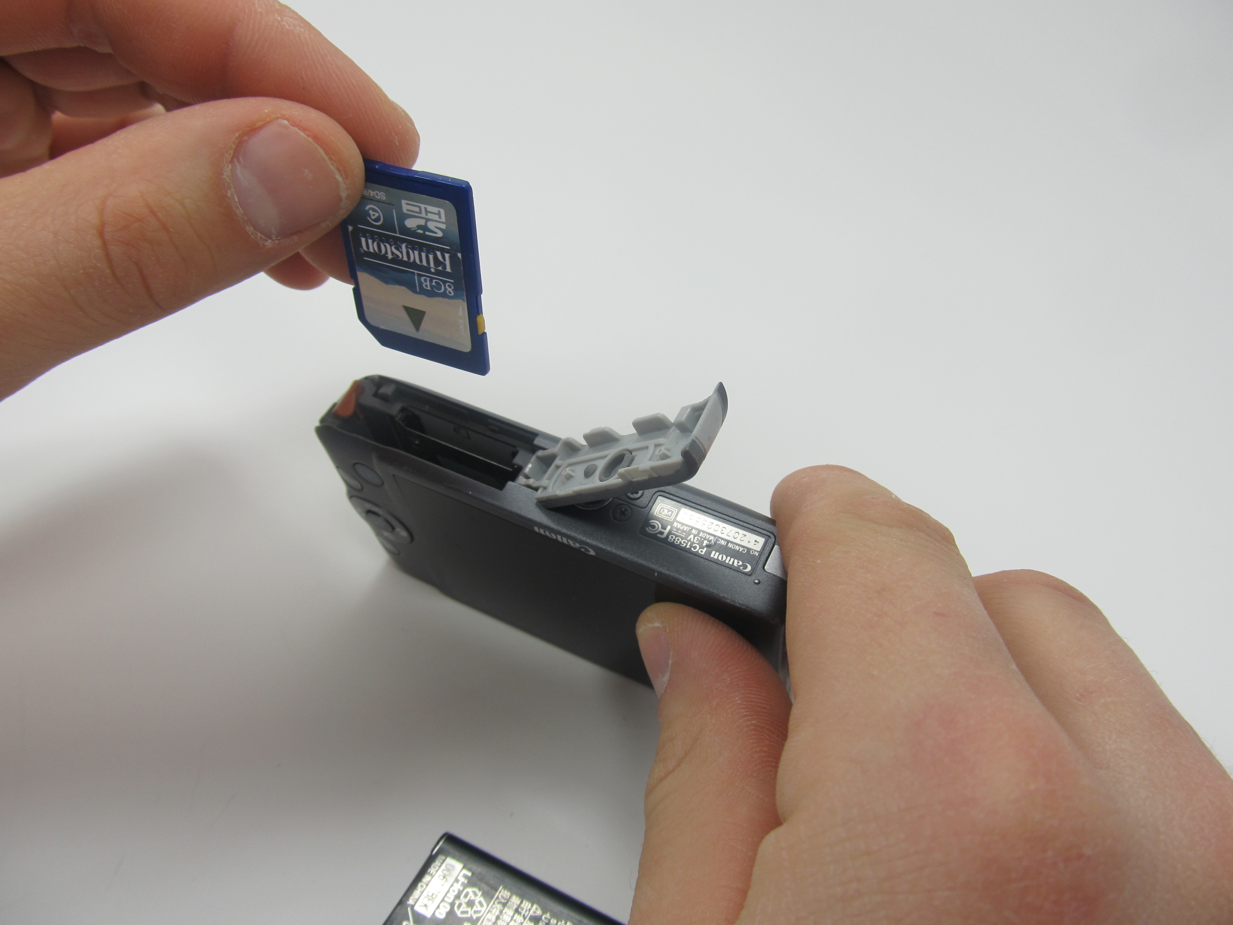 Canon Powershot ELPH 100 HS Memory Card Replacement iFixit Repair Guide