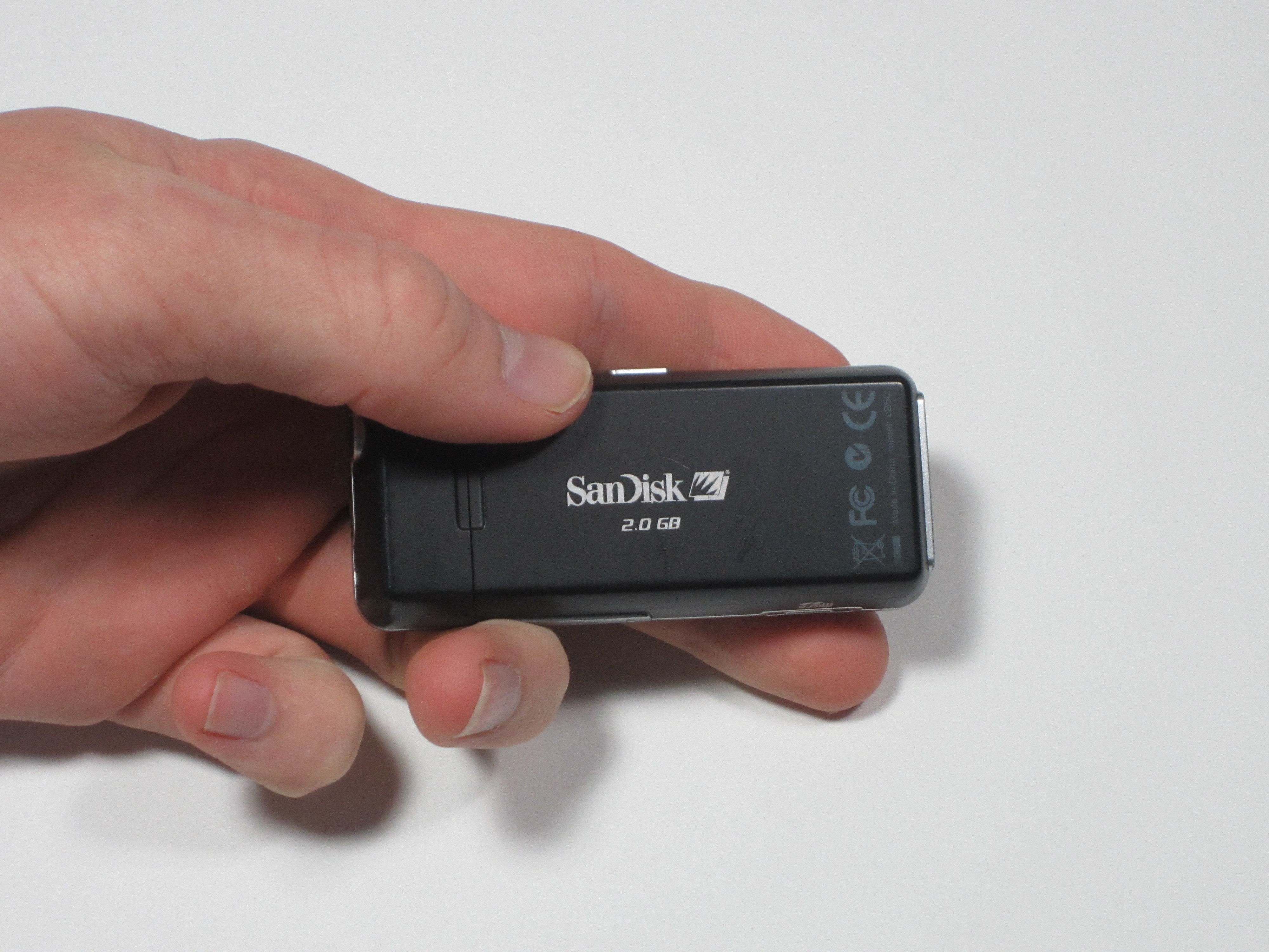 SanDisk Sansa C250 Battery Cover Replacement iFixit Repair Guide