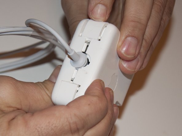 Image 3/3: Make sure the flaps stay in place.