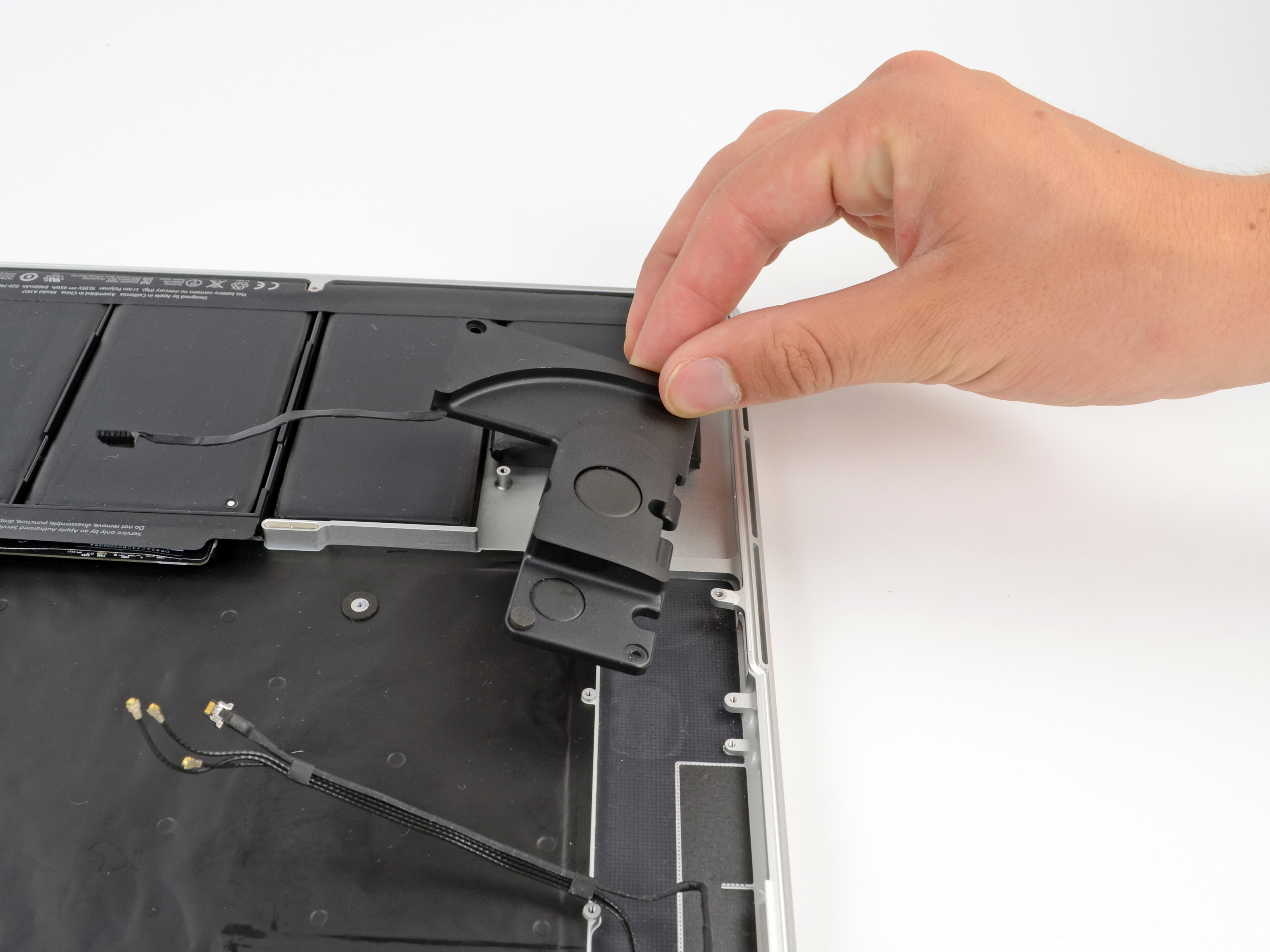 MacBook Pro 15" Retina Display Mid 2012 Speakers Replacement iFixit