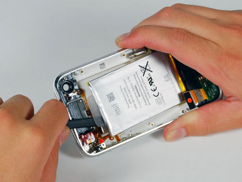 iPhone 3GS Battery Replacement - iFixit Repair Guide