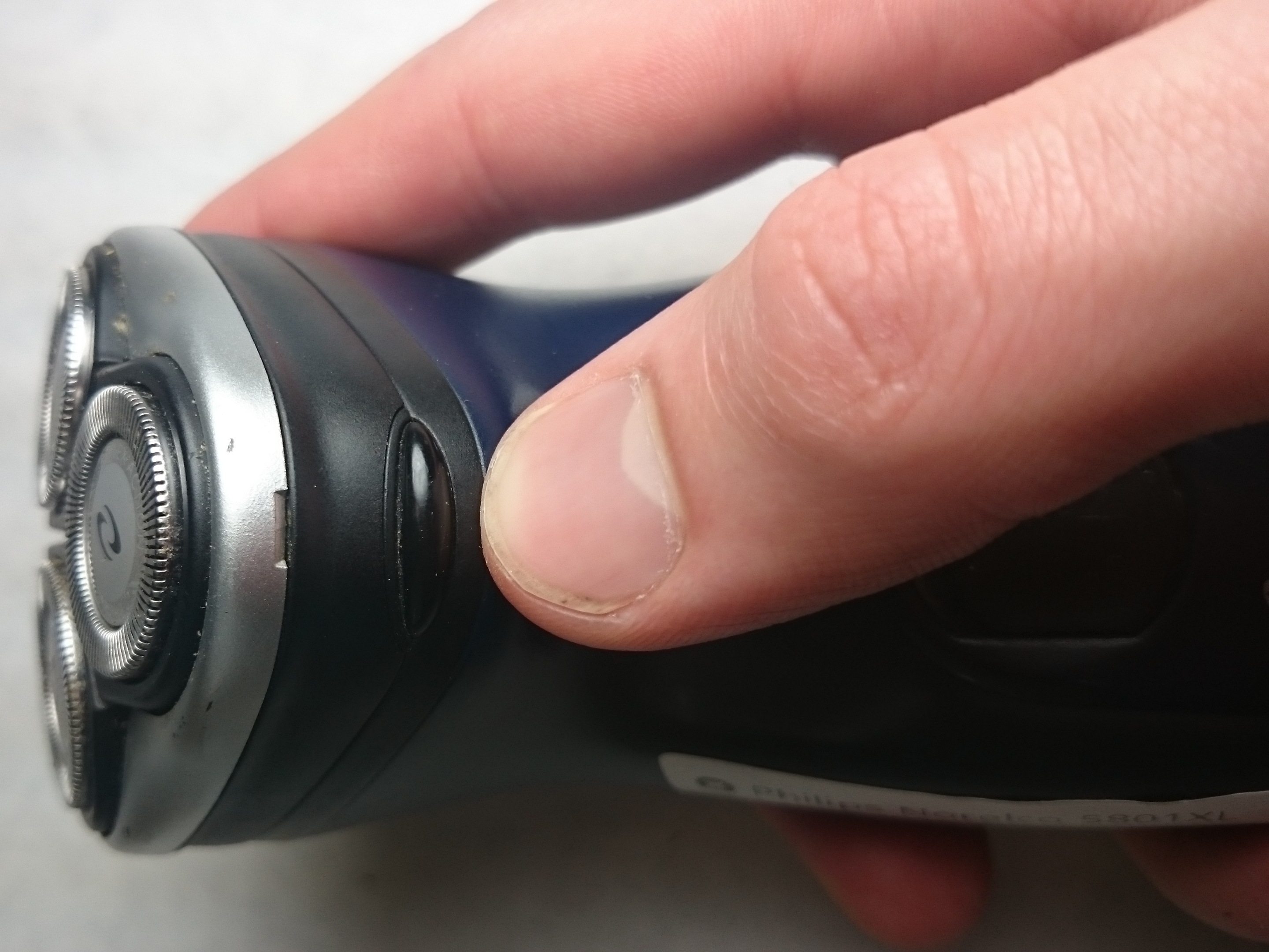 Philips Norelco 5801XL Blade Replacement iFixit Repair Guide