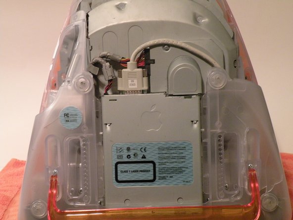 Image 1/3: It may be helpful to use a Phillips screwdriver to remove the thumbscrews.