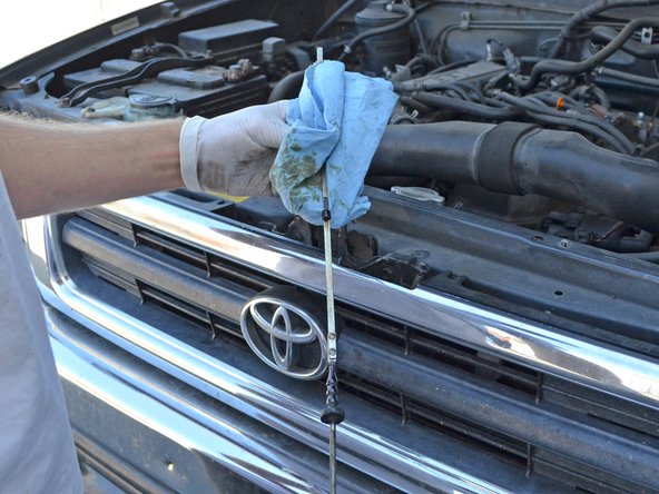 1989-1994 Toyota Pickup Oil Change (2.4L I4) (1989, 1990, 1991, 1992 ...