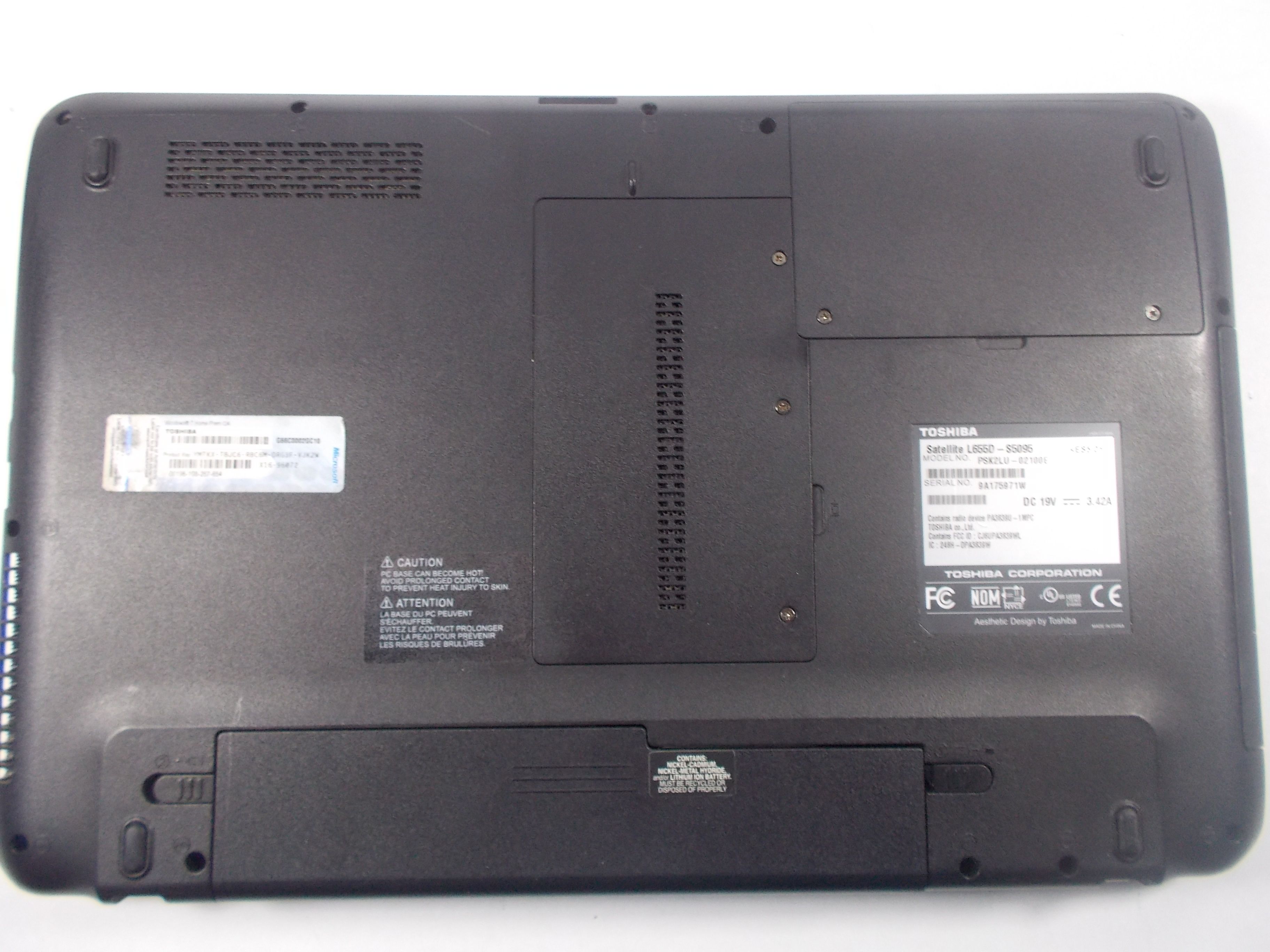 Toshiba Satellite L655DS5095 Touchpad Button Replacement iFixit