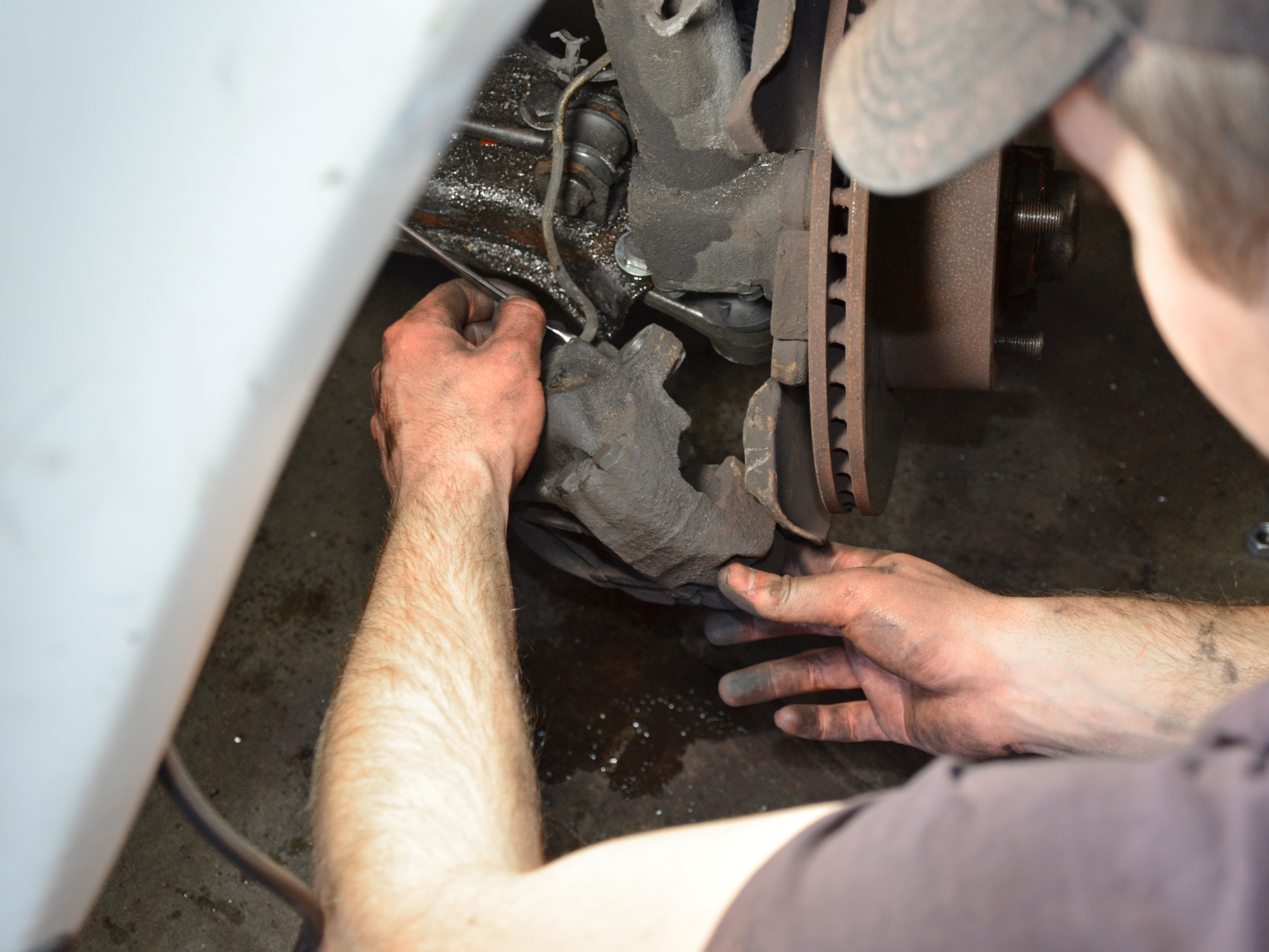 19861993 Volvo 240 Front Brake Caliper Replacement (1986, 1987, 1988