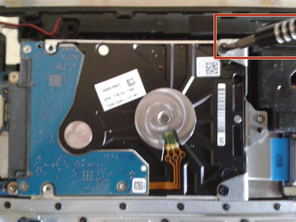 برداشتن 3 پیچ از فریم