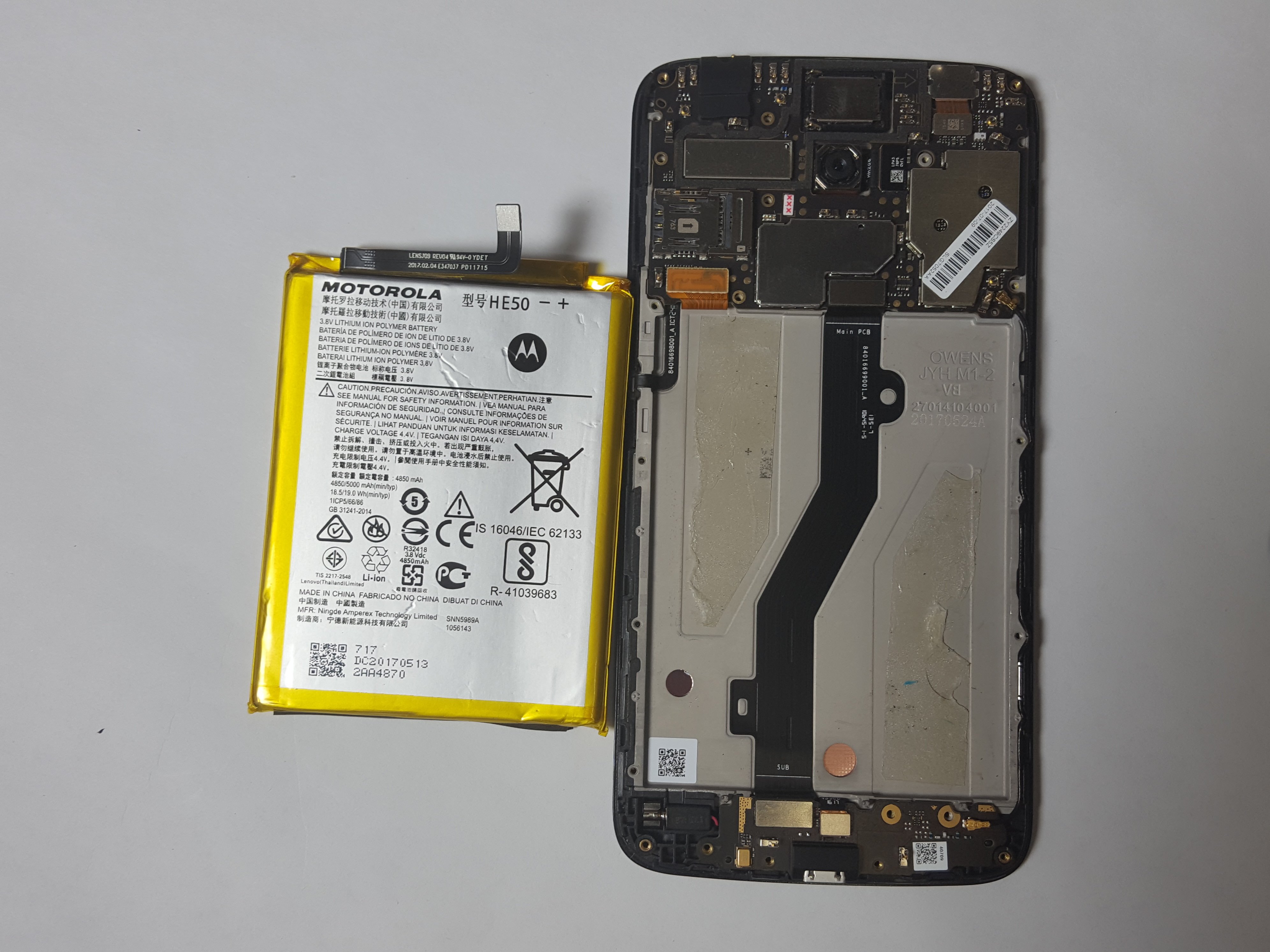 Motorola Moto E4 Plus Back Plate and Battery Replacement
