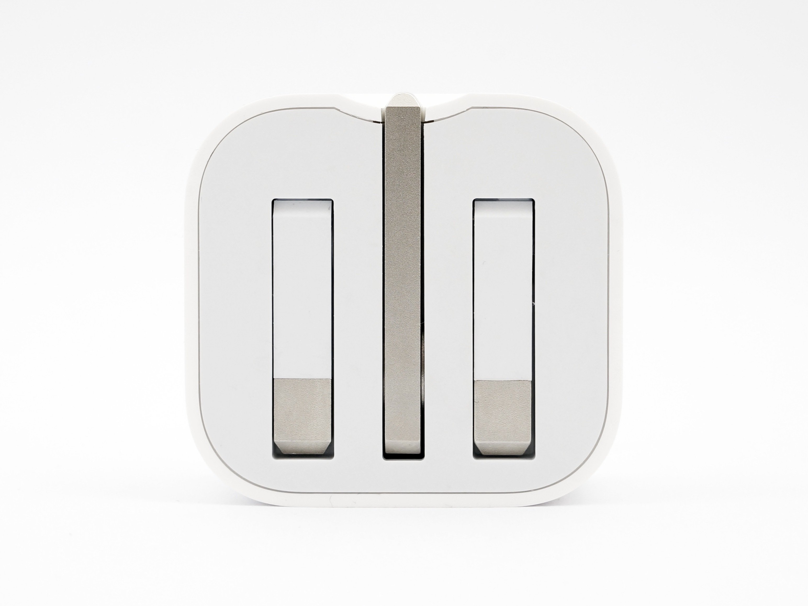 Apple 5W USB Power Adapter (Folding Pins UK plug) Teardown iFixit