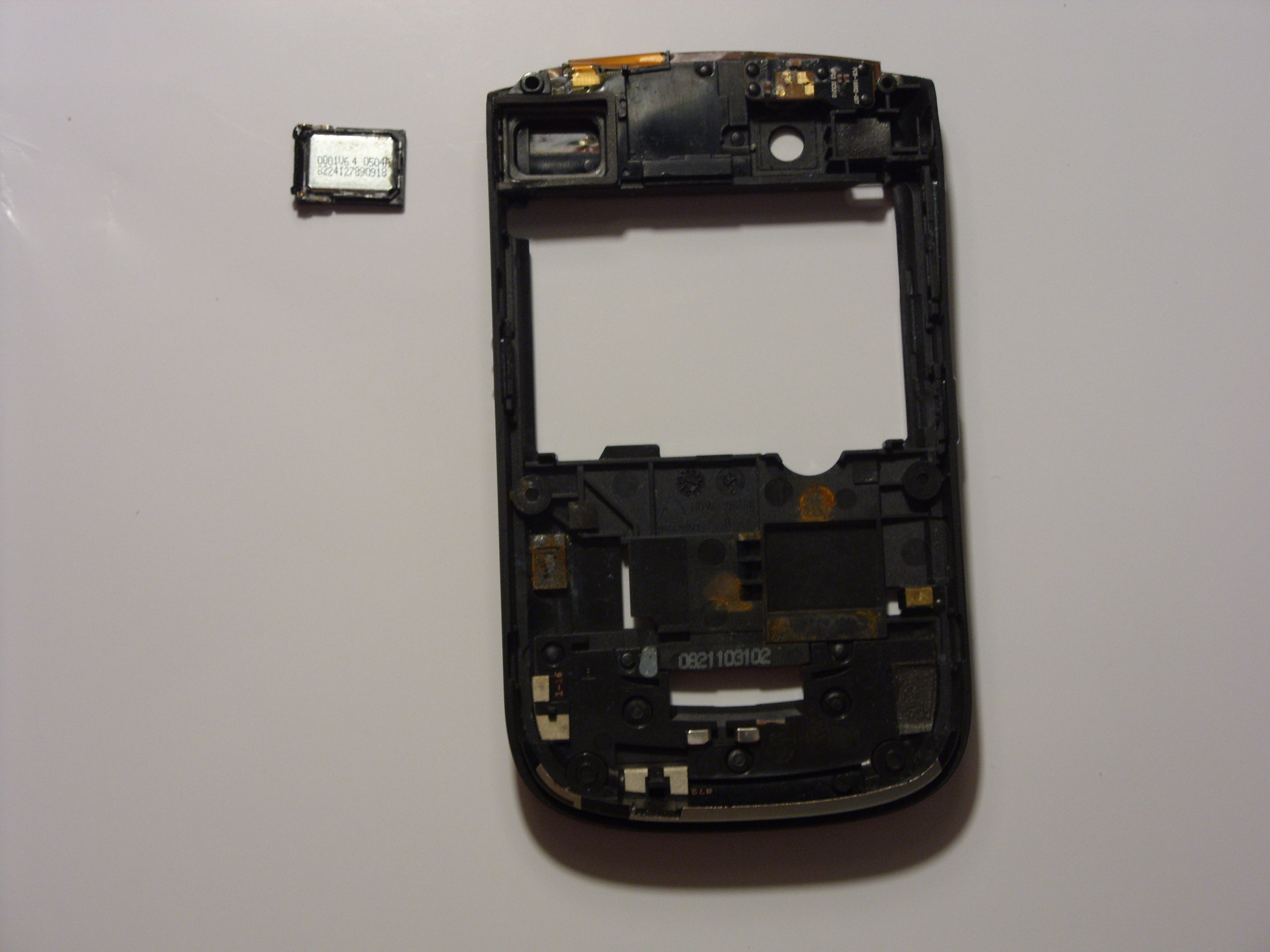 Blackberry Bold 9650 Buzzer-Loundspeaker Replacement - iFixit Repair Guide