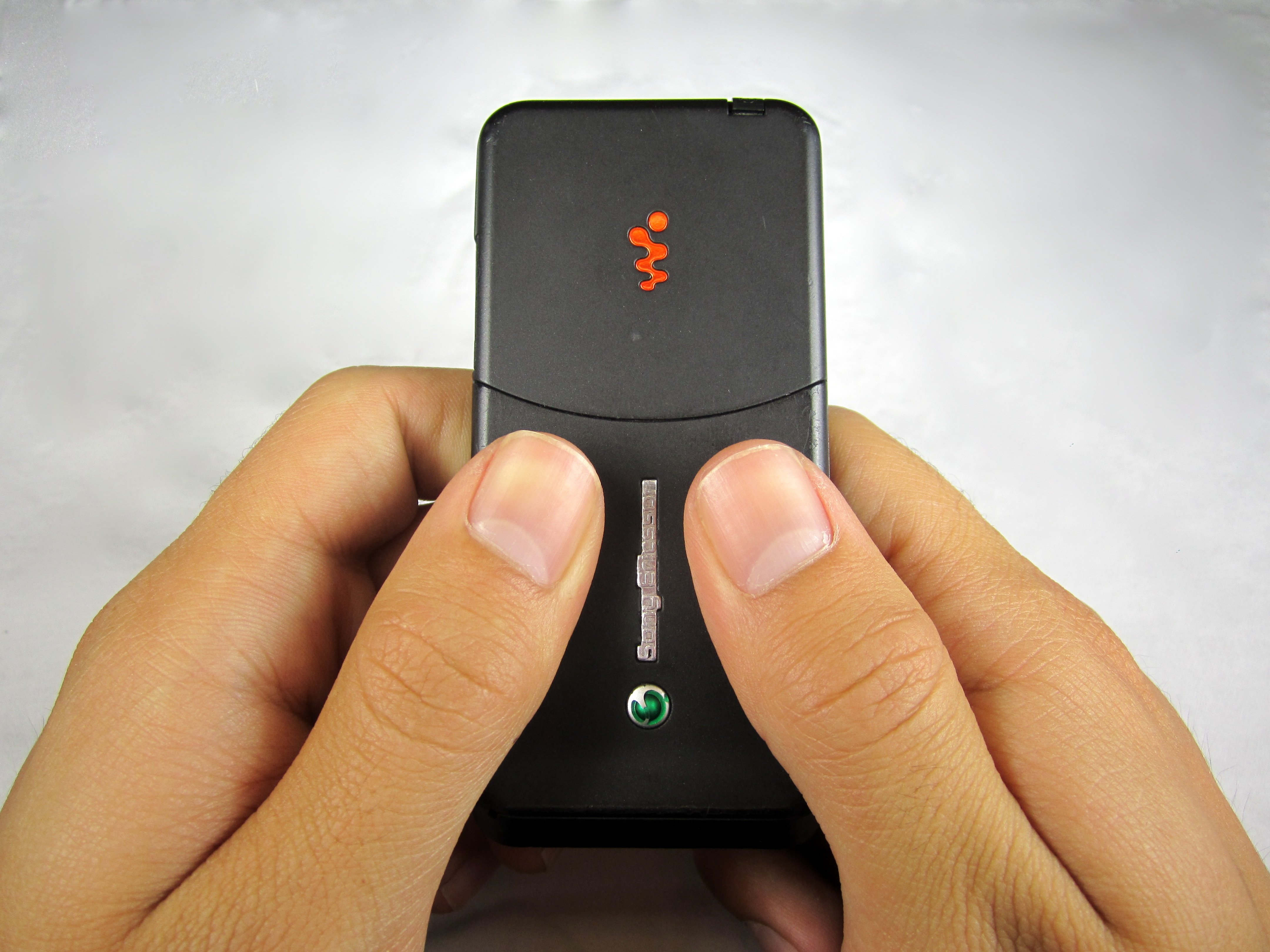 Sony Ericsson W580i Battery Replacement