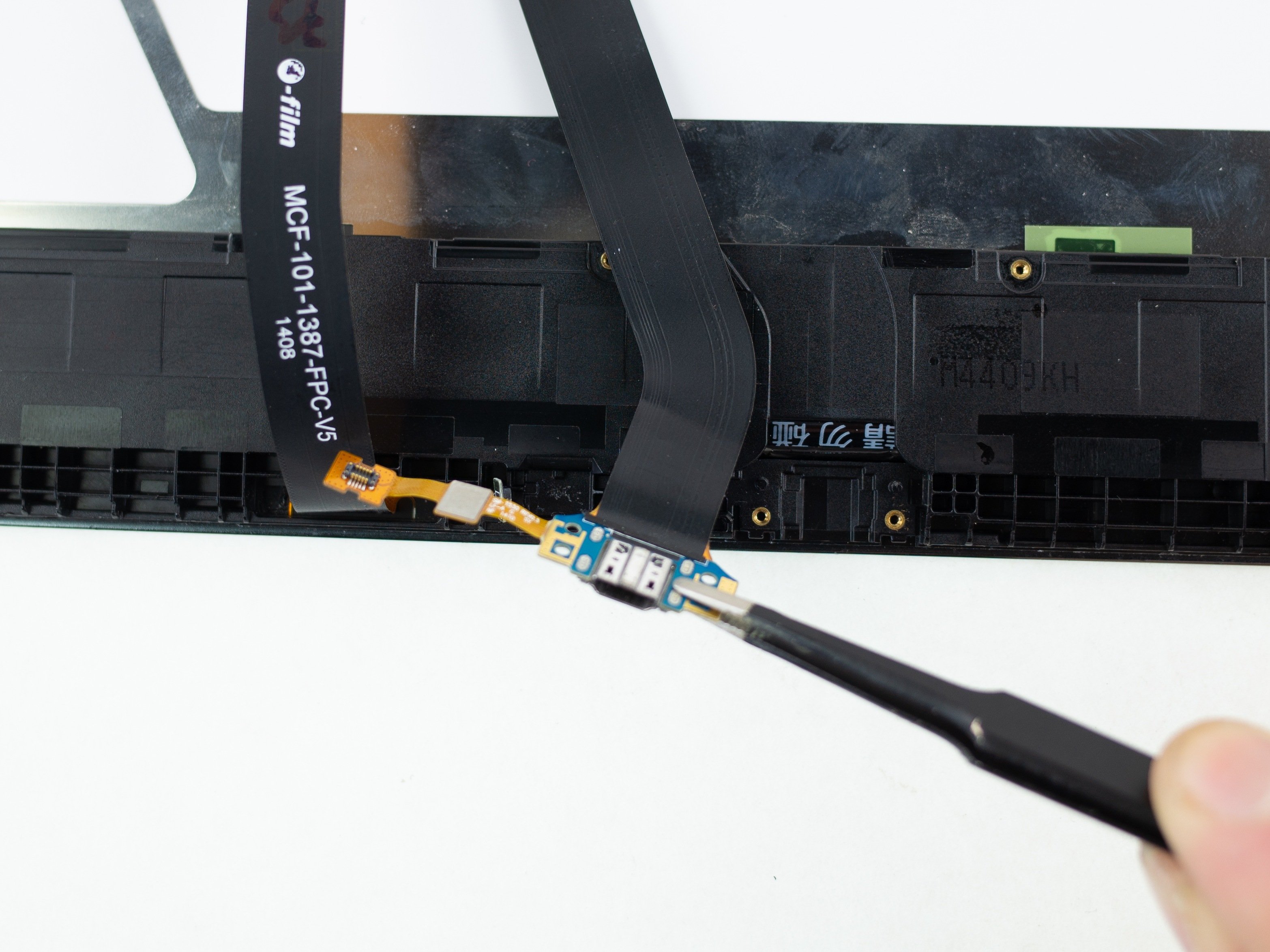 Samsung Galaxy Tab 4 10.1 Micro USB Port Replacement iFixit Repair Guide