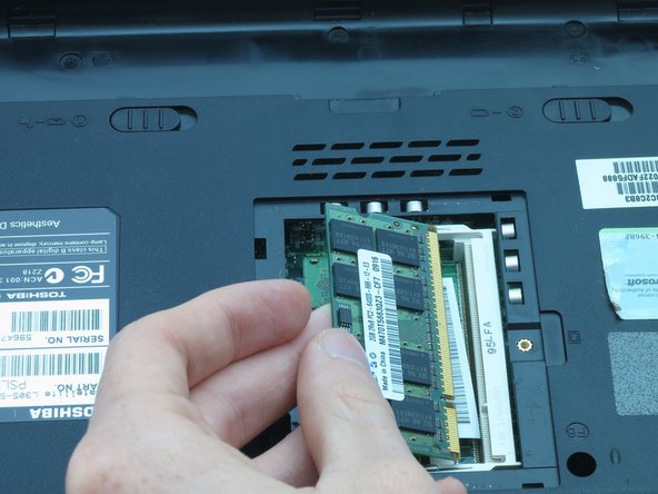 Mémoire RAM 2GB DDR2 Pour Toshiba Satellite L305-S5962 - PC2-6400 (DDR2-800) - Testée En état De Marche - Occasion