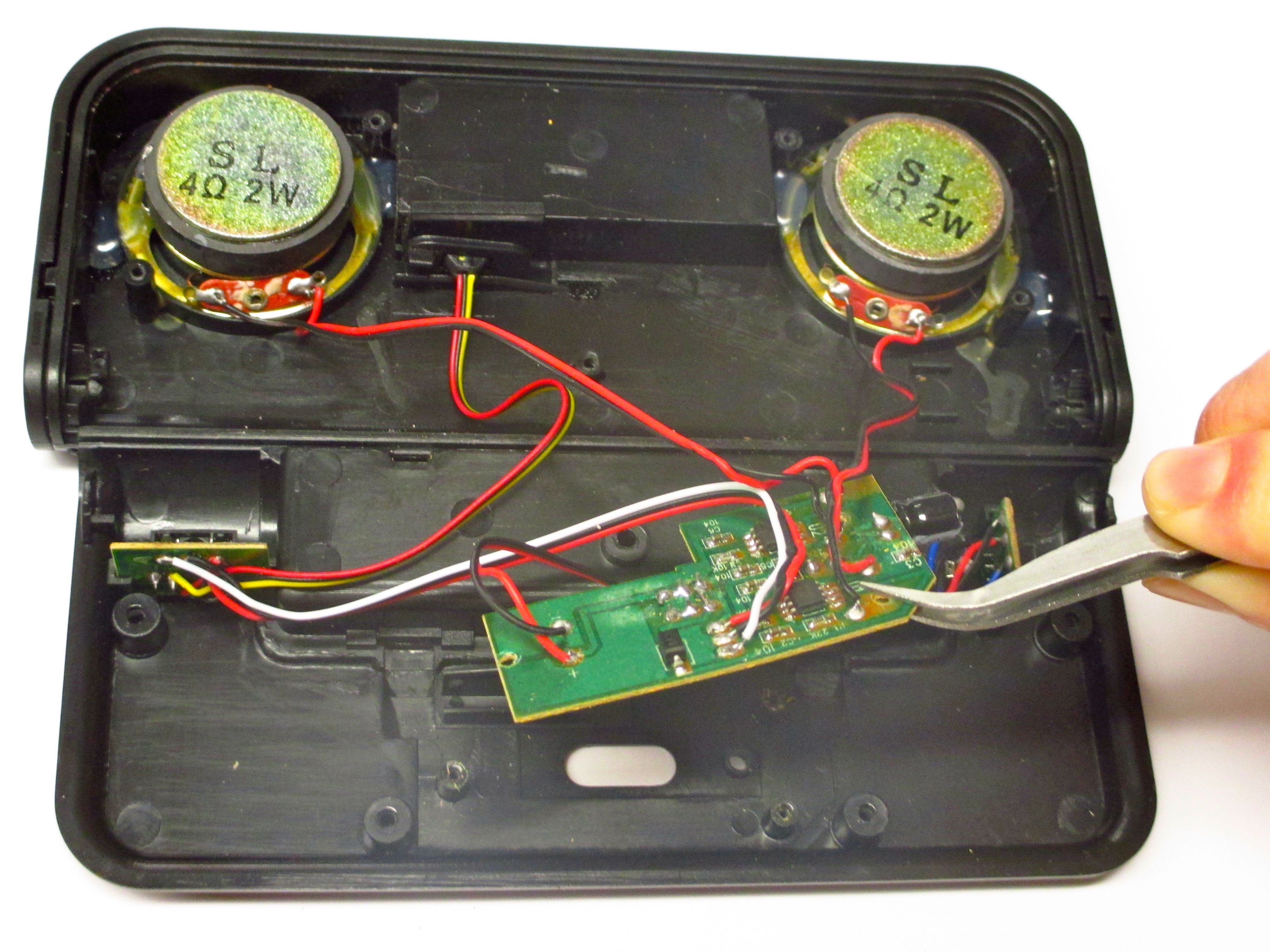 iHip Foldup Portable Speaker Motherboard Replacement iFixit Repair Guide