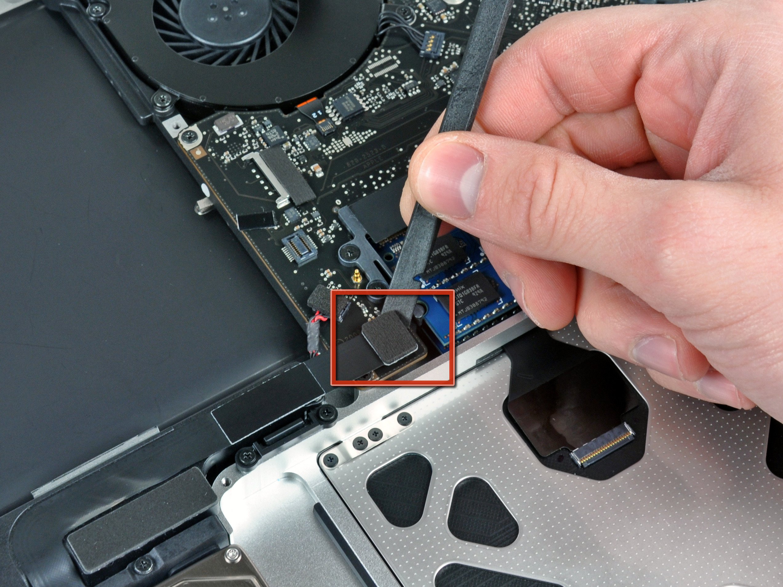 macbook pro 2009 speaker replacement