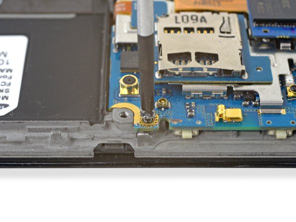 Image 3/3: Don't forget to clean the remains of the glue from the tip of your driver.