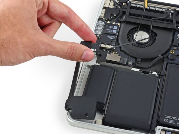 Macbook Pro 13インチ Retina Display Late 13 の右側スピーカーの交換 Ifixit リペアガイド