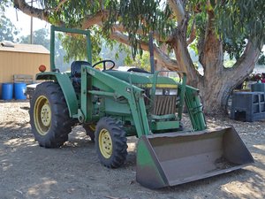 Injector return line leaking - John Deere 870 - iFixit