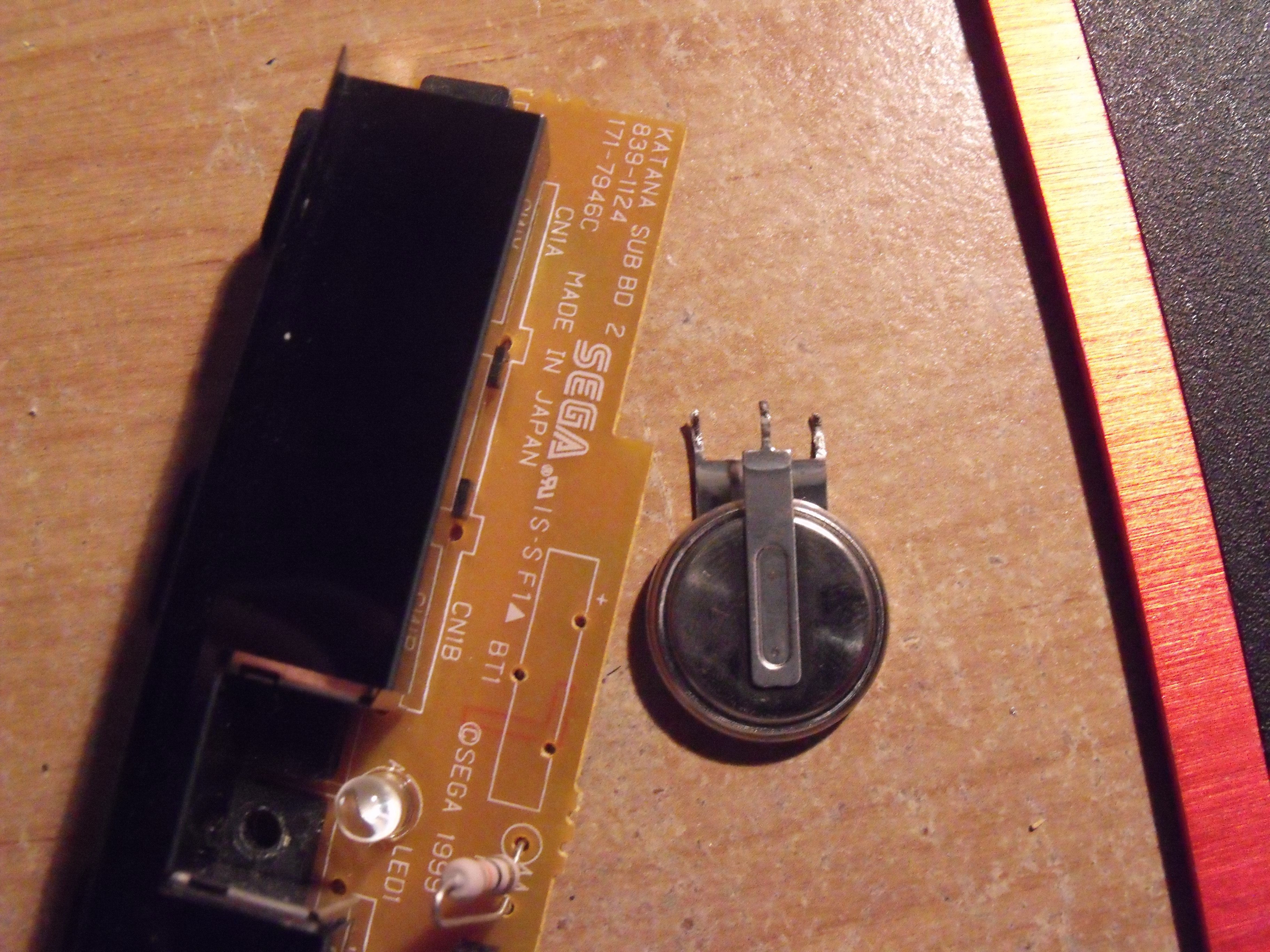 Dreamcast CMOS Battery Replacement iFixit Repair Guide