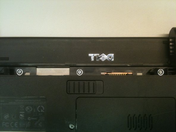 سوئیچ قفل باتری را در موقعیت "باز" قرار دهید