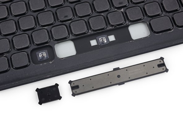 Image 3/3: As Apple stated during their keynote, these switches are the same as those found in the [https://www.ifixit.com/Teardown/Retina+Macbook+2015+Teardown/39841#s89886|2015 Retina MacBook].