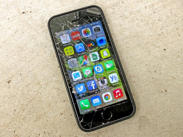 A broken iPhone that doesn't have to become e-waste