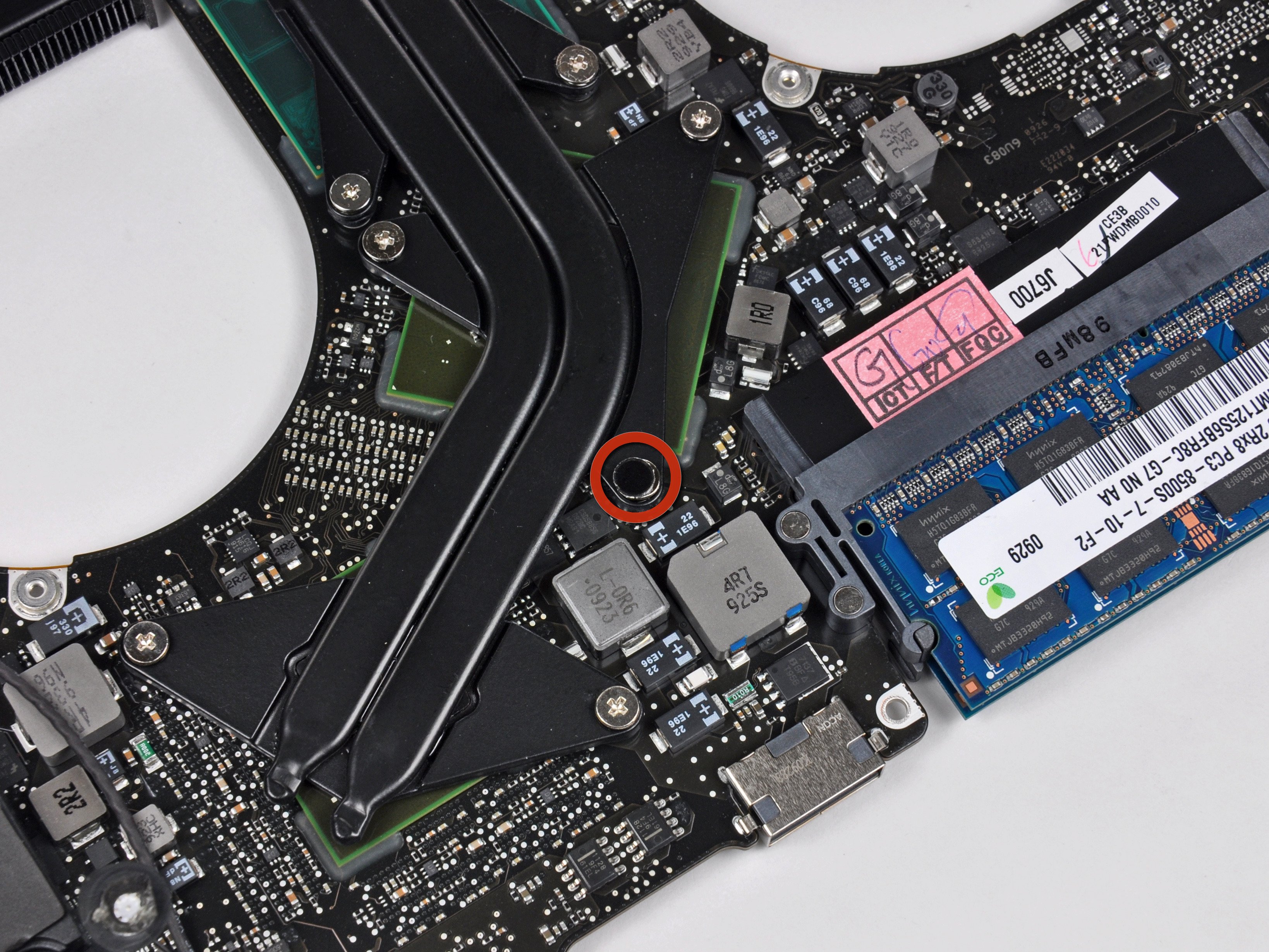 MacBook Pro 15" Unibody Mid 2009 Heat Sink Replacement iFixit Repair