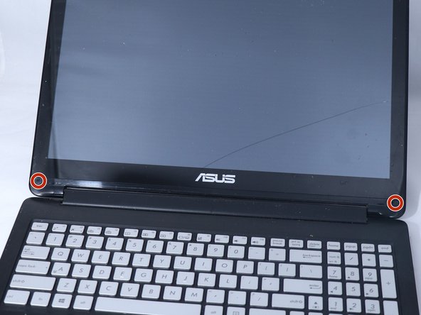 باز کردن دو پیچ PH0