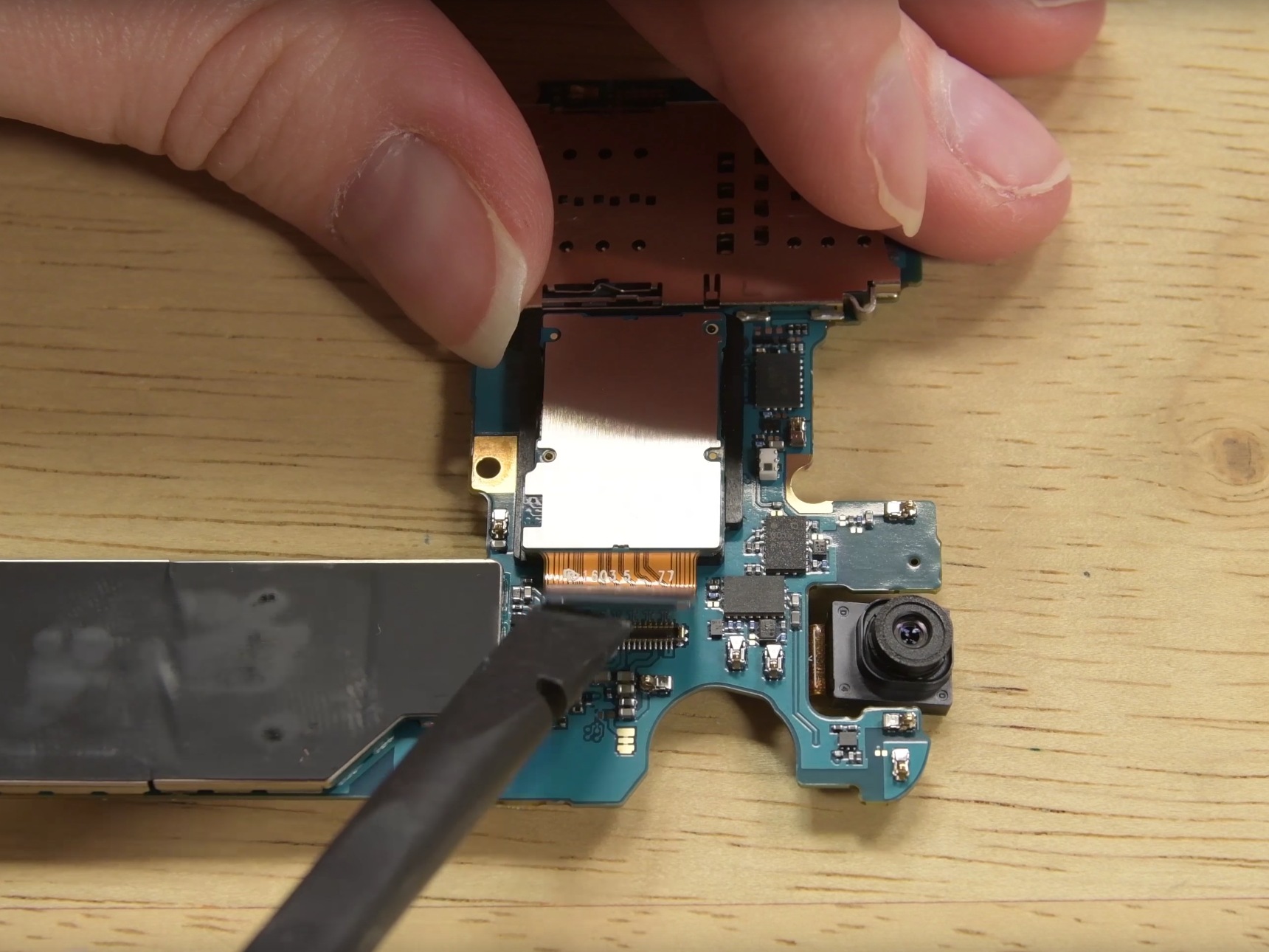 Picture of Samsung Galaxy S7 Rear Camera Replacement - iFixit Repair Guide