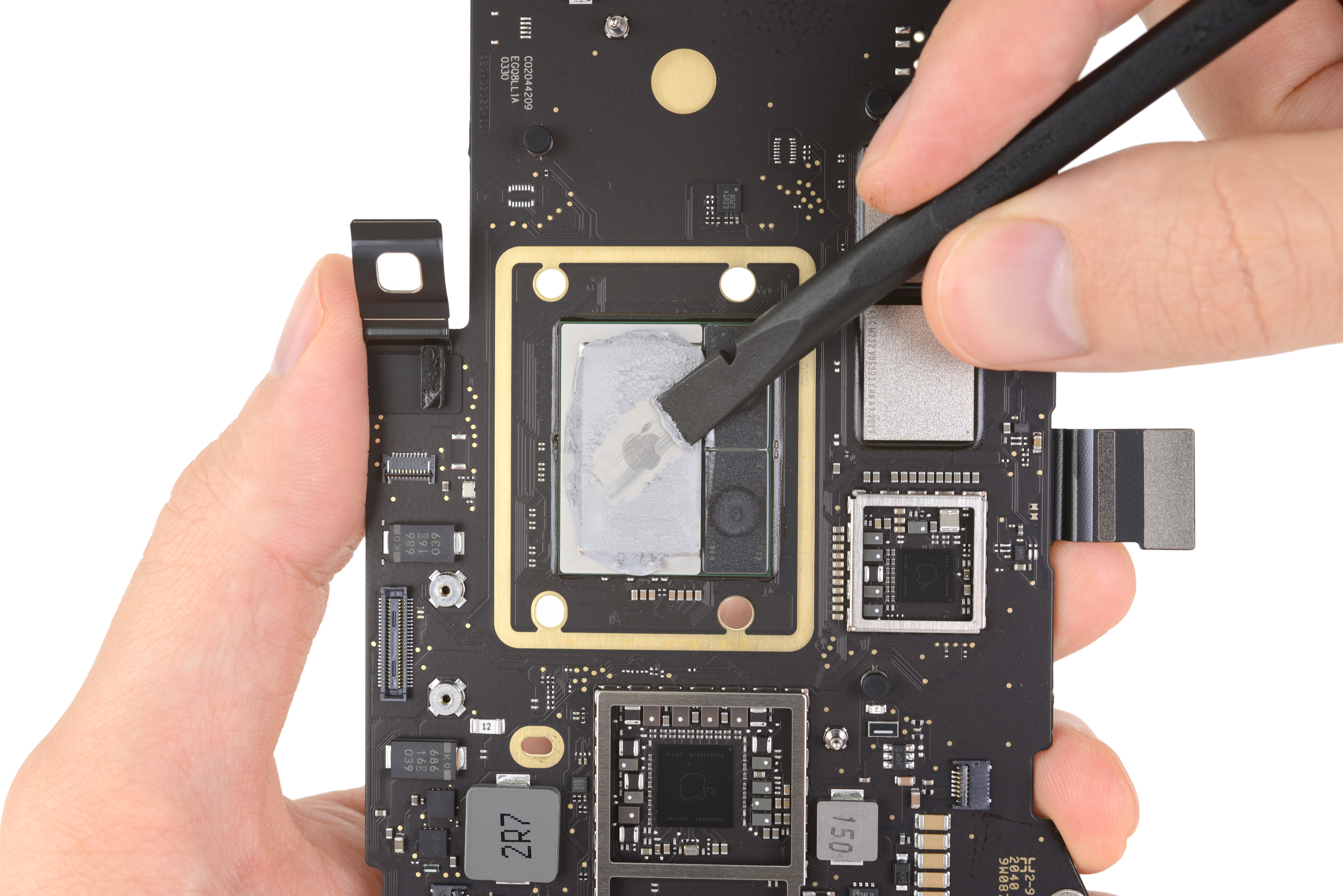 M1 Mac mini teardown reveals smaller logic board, non-upgradeable RAM