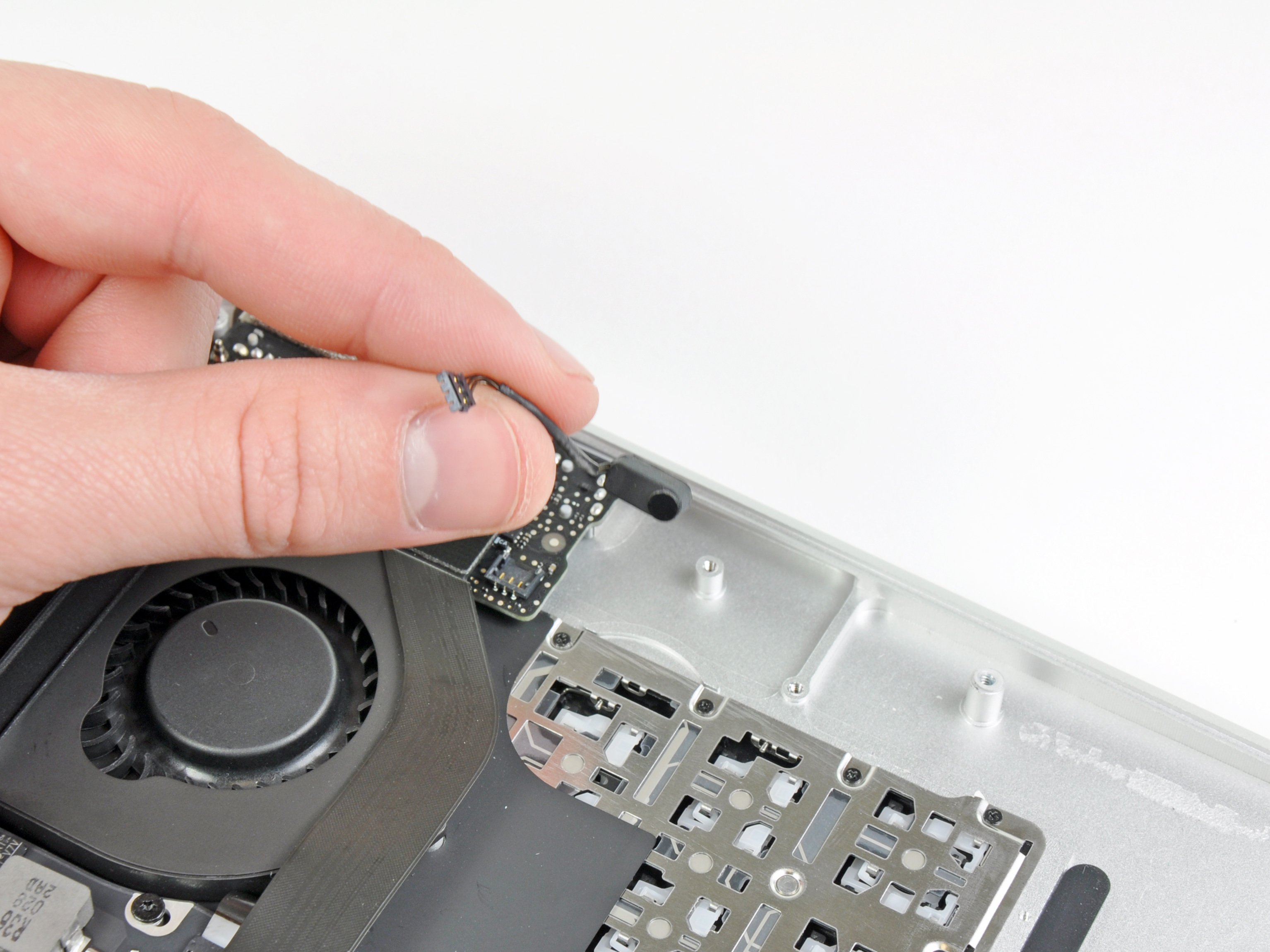 MacBook Air 13" Late 2010 Microphone Replacement iFixit Repair Guide