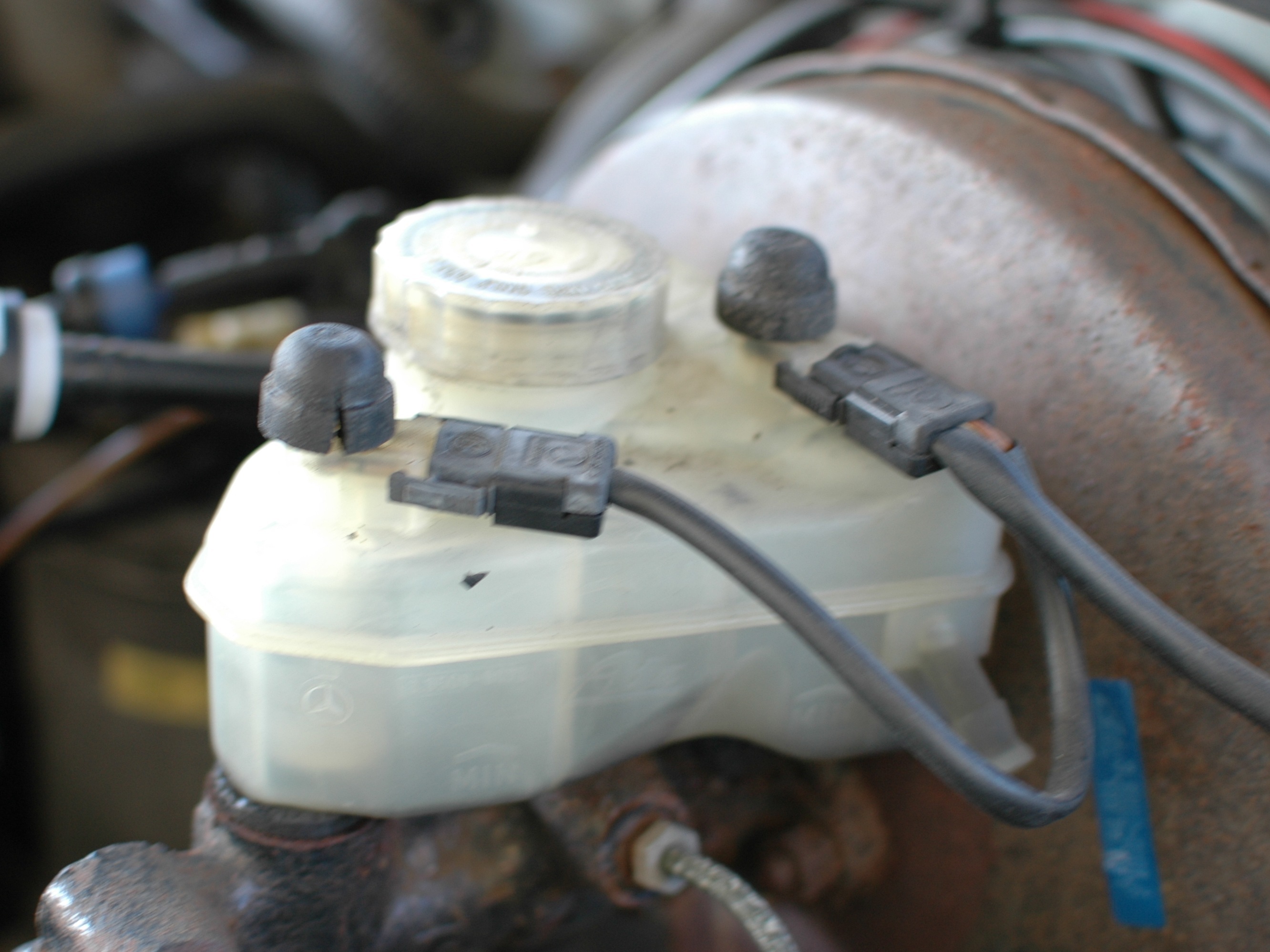 Mercedes W123 Brake Reservoir Rubber Seals Replacement iFixit Repair