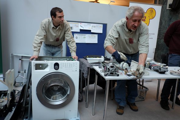 Appliance repair demonstration at the European Parliament