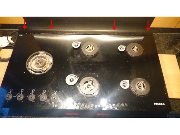 Ricambi Usati Per Piano Cottura Miele KM325G – Tappi Bruciatore, Pomelli, Supporti Padella - Foto 1