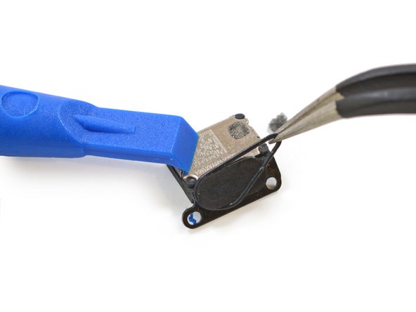 Image 2/2: For the spec geeks out there, IPX7 means that the Apple Watch can withstand up to 30 minutes of full submersion in up to 1 meter of water.