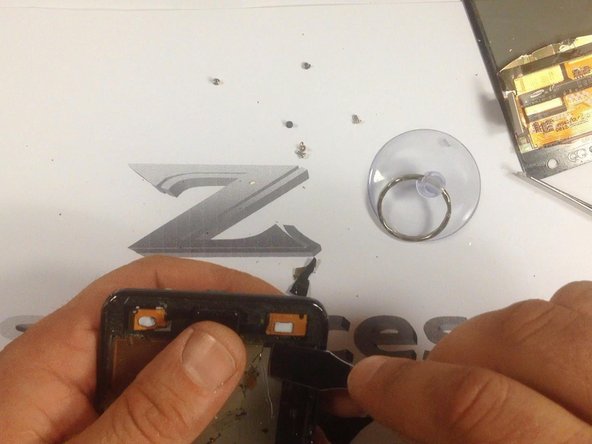 Clean the frame from the remains of tape.