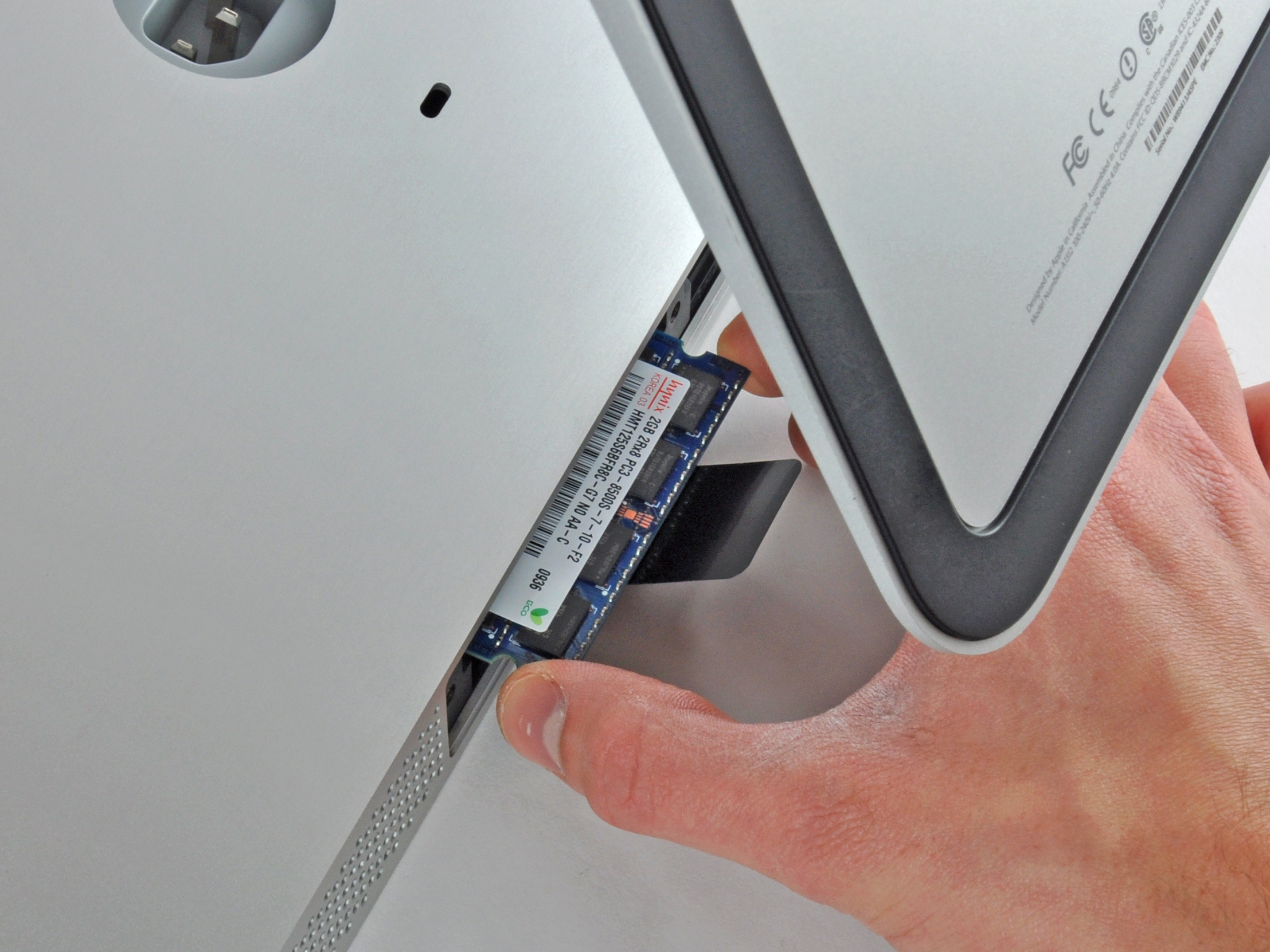 iMac Intel 27" EMC 2429 RAM Replacement